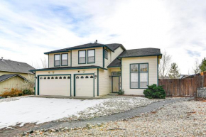 Large Family Home with Game Room in Reno!